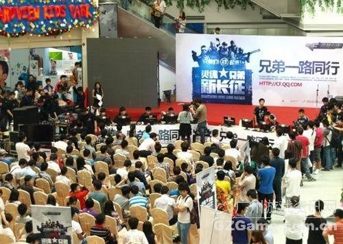 活动现场人潮涌动 活动现场人潮涌动