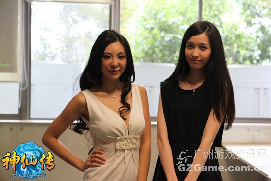 吕瑶(右)和刚小希(左)合影 吕瑶(右)和刚小希(左)合影